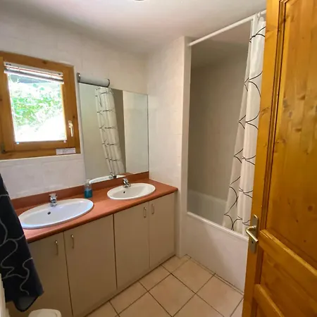Vrijstaand In Het Met Ruim Terras En 6 Slaapkamers * Oz
